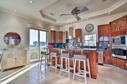 Townhome Located 200 Steps to a Locals-Only Beach! - image 1