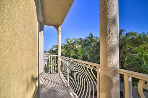 Townhome Located 200 Steps to a Locals-Only Beach! - image 4